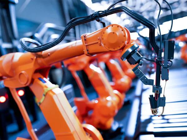 工厂自动化时代,喷涂机器人在涂装生产线上有着不可或缺的地位